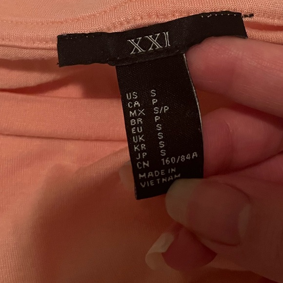 ! 2 for 20 ! Forever 21 Salmon Colored T-Shirt with Slightly See Through Back - Picture 6 of 6